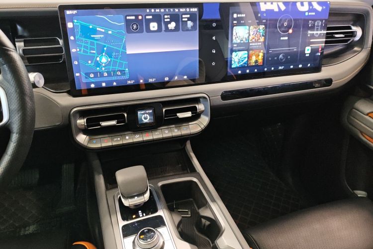 北京越野 北京BJ40 2024款 2.0T 全新城市猎人版 侠客型中控内饰16