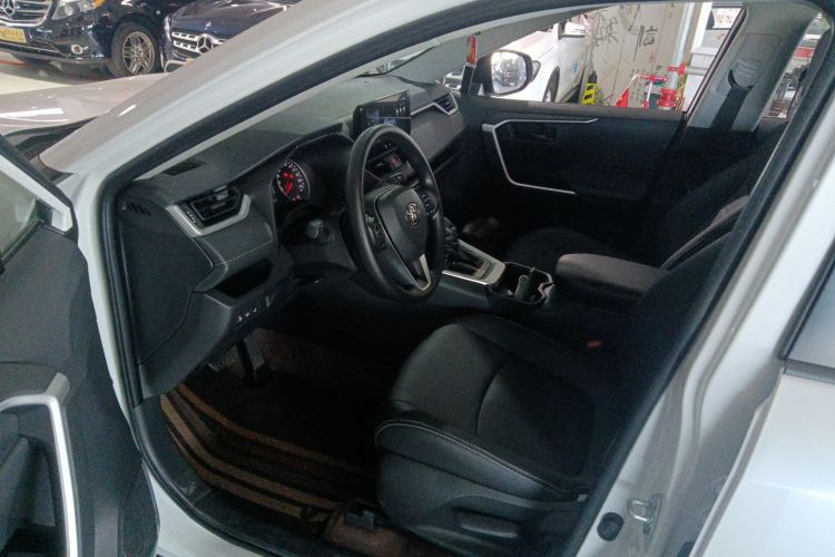 丰田 RAV4荣放 2024款 2.0L CVT两驱都市版局部细节19