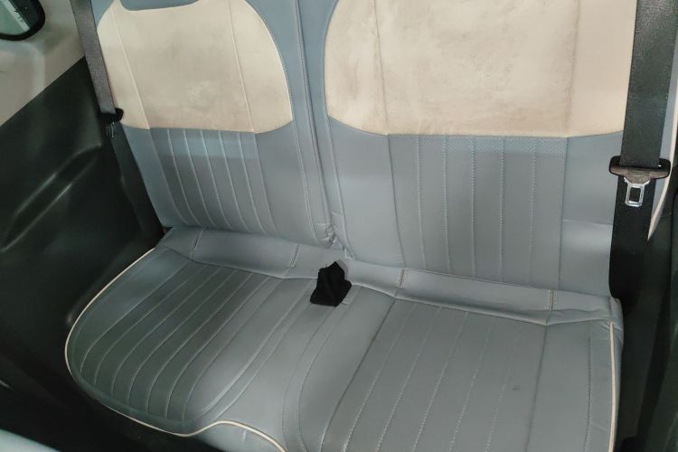 吉利银河 2023款 熊猫mini 200km 耐力熊中控内饰21