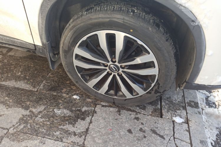 广汽传祺 传祺GS4 2017款 235T 自动两驱豪华智联版车身外观10