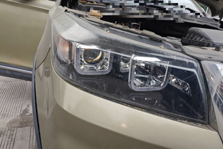 北汽幻速S3 2016款 S3L 1.5L 手动尊贵型车身外观8