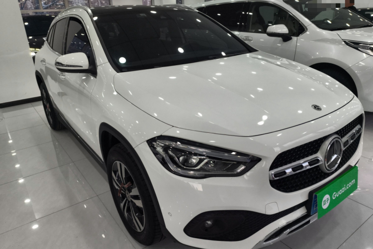 奔驰GLA 2023款 GLA 220车身外观3