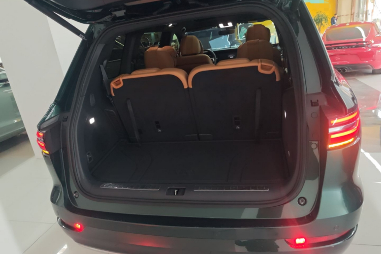 理想汽车 理想ONE 2021款 增程6座版机舱底盘23