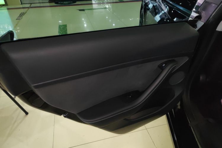 特斯拉 Model 3 2022款 Performance高性能全轮驱动版中控内饰49
