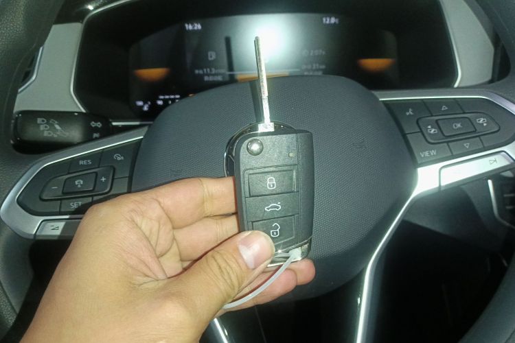 大众 途岳 2025款 新锐 300TSI 锐意版中控内饰7001