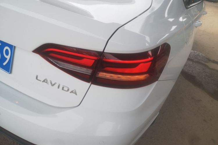 大众 朗逸 2023款 1.5L 自动得逸版车身外观9