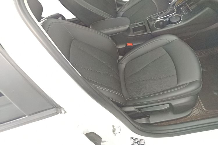 别克 威朗 2020款 20T CVT领先型局部细节41