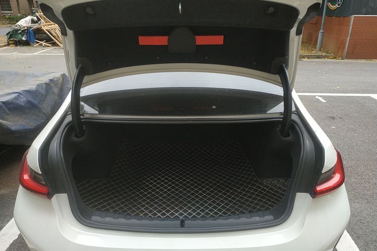 宝马3系 2023款 320Li M运动套装局部细节23