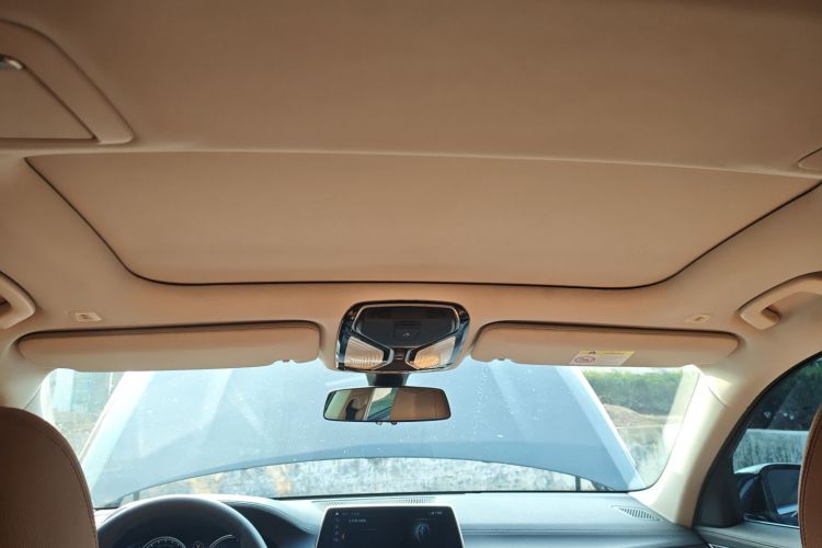 宝马7系 2017款 730Li 领先型中控内饰22