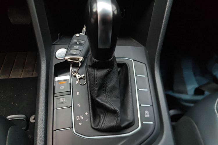 大众 途观L 2022款 330TSI 自动两驱舒享版中控内饰18