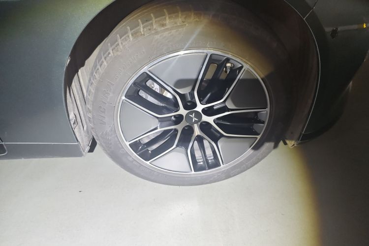 小鹏P7 2023款 P7i 702 Pro车身外观10