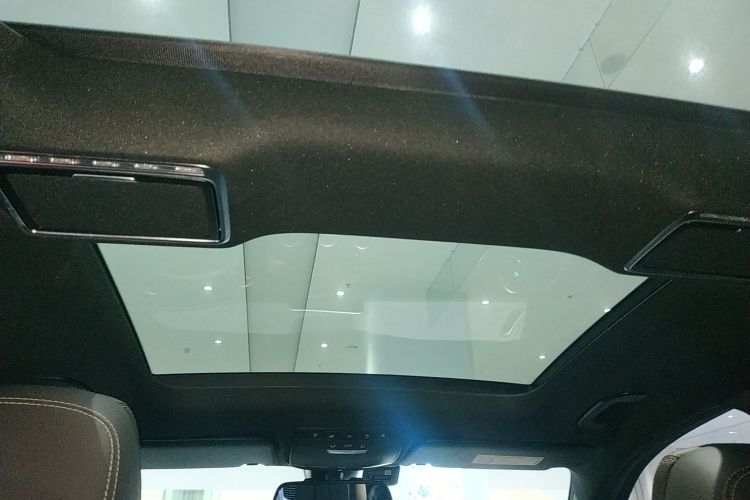 奔驰GLC 2019款 GLC 200 L 4MATIC中控内饰22