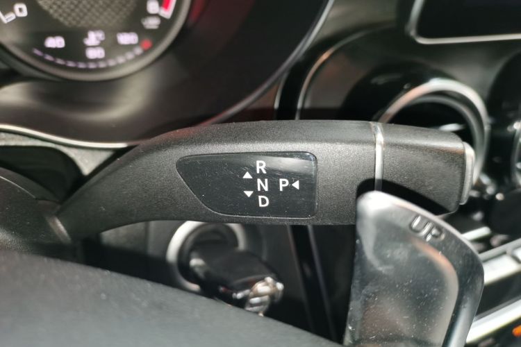 奔驰GLC AMG 2018款 AMG GLC 63 4MATIC+中控内饰18