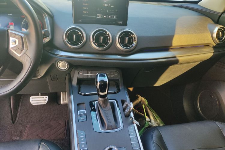 魏牌 VV5 2017款 2.0T 旗舰型中控内饰16