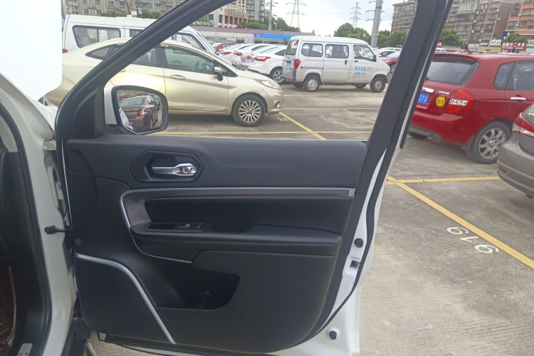 Jeep 大指挥官 2018款 2.0T 四驱尊享导航版 国V中控内饰7005