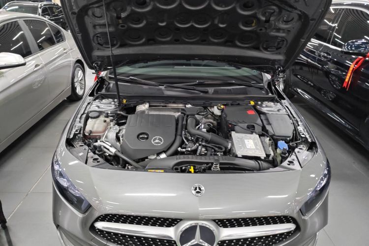 奔驰A级 2021款 A 200 L 运动轿车时尚型局部细节24