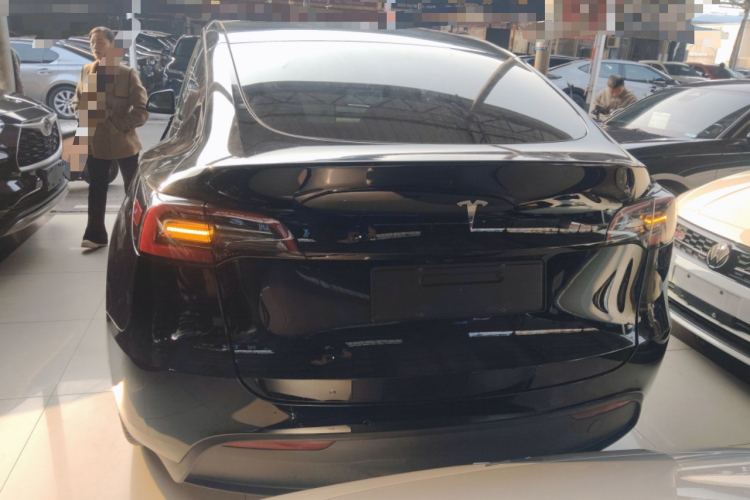 特斯拉 Model Y 2022款 后轮驱动版车身外观6