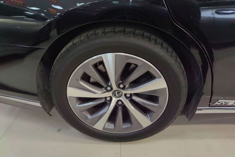 雷克萨斯LS 2020款 500h 卓越版 国VI车身外观6003