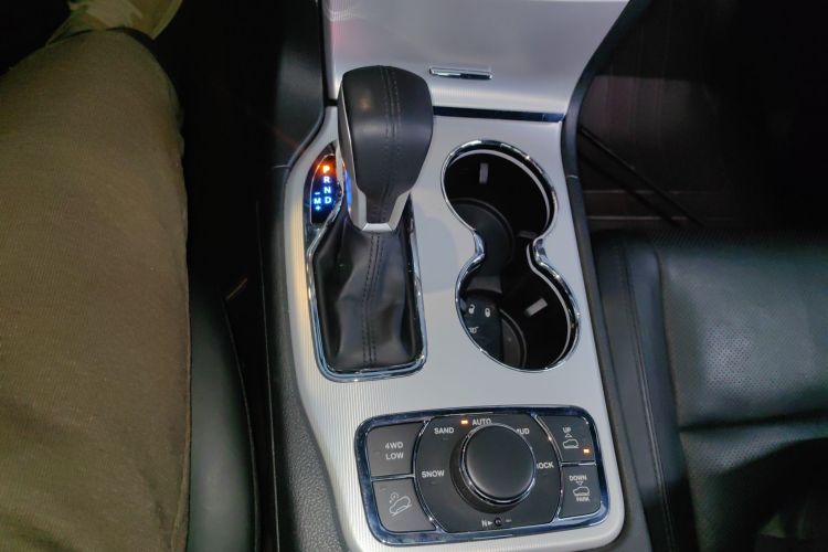 Jeep 大切诺基(进口) 2021款 3.0L 80周年纪念版中控内饰18