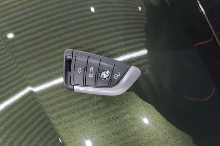 宝马4系 2022款 430i 敞篷M运动曜夜套装中控内饰11