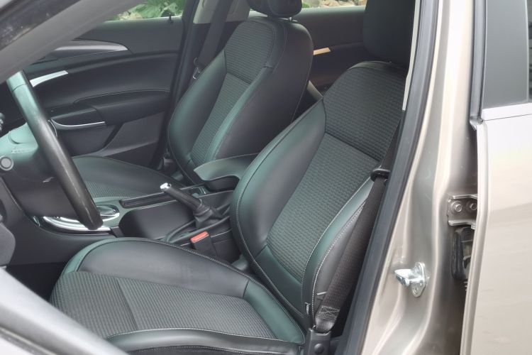 别克 君威 2015款 1.6T 领先技术型中控内饰19