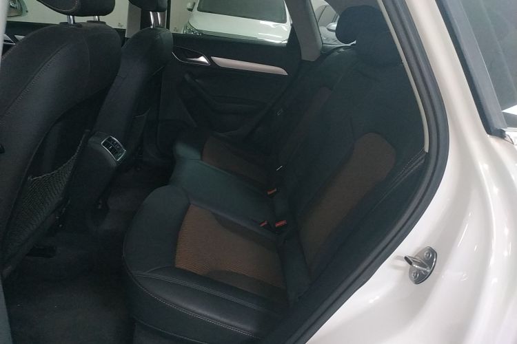 奥迪Q3 2018款 30周年年型 30 TFSI 时尚型中控内饰21