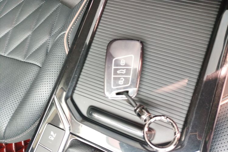 大众 帕萨特 2019款 380TSI 尊贵版 国VI中控内饰7001