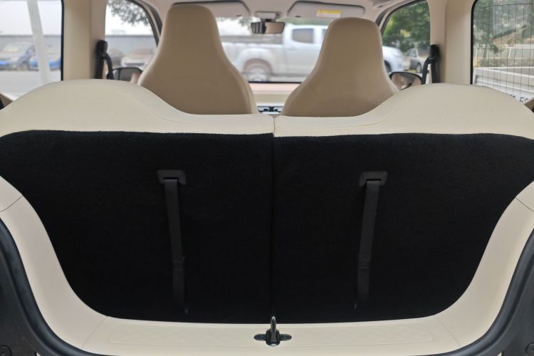 五菱汽车 宏光MINIEV 2024款 第三代 215km 青春版机舱底盘23