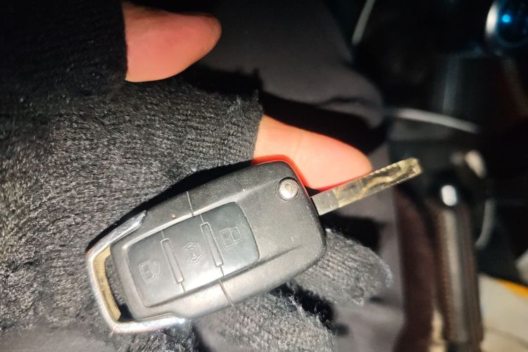 北京越野 北京BJ40 2016款 40L 2.0T 手动四驱尊贵版中控内饰11