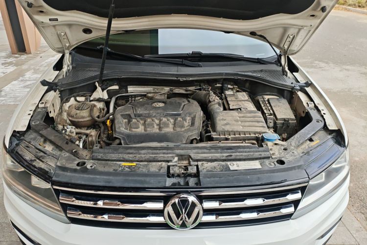 大众 途观L 2018款 330TSI 自动两驱舒适版机舱底盘24