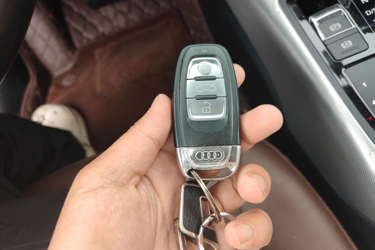 奥迪A6L 2018款 30周年年型 TFSI 进取型中控内饰7001