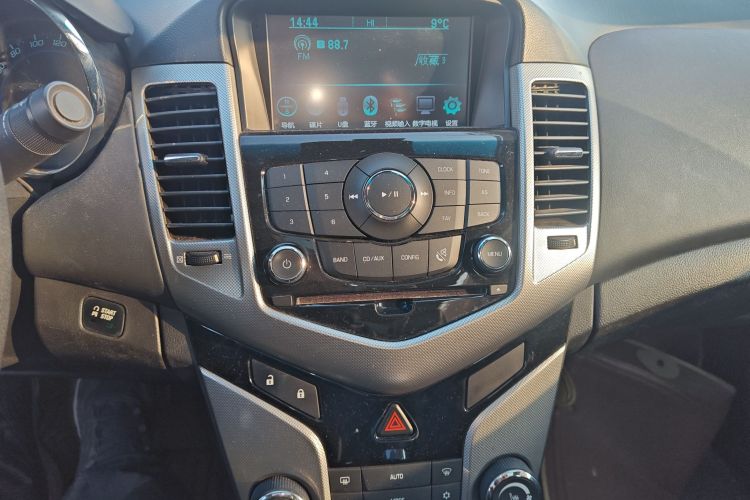 雪佛兰 科鲁兹 2013款 1.8L SX AT中控内饰16