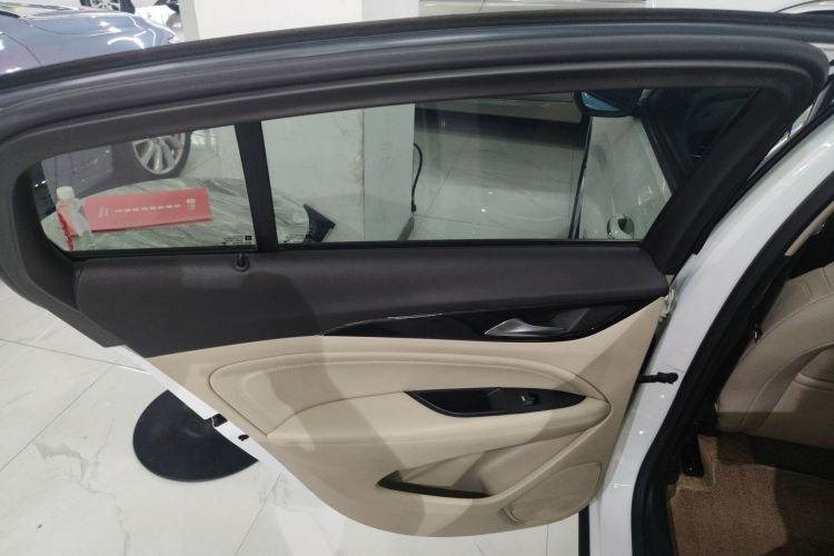 别克 君威 2020款 552T 精英型中控内饰49