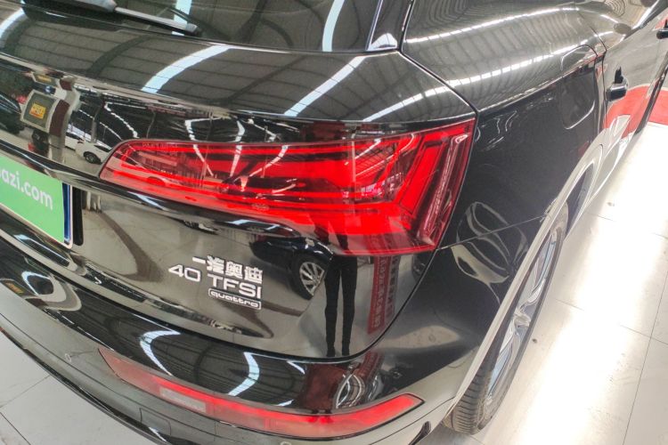 奥迪Q5L 2023款 40T 豪华动感型车身外观6006