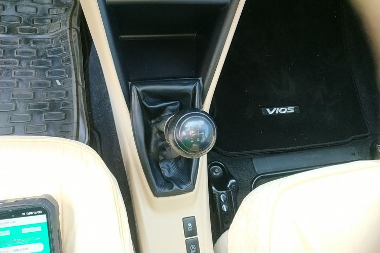 丰田 威驰 2017款 1.5L 手动创行版中控内饰18