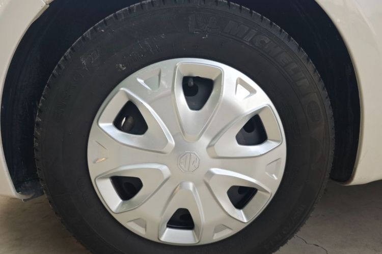 名爵3 2014款 1.3L 手动舒适版车身外观6007