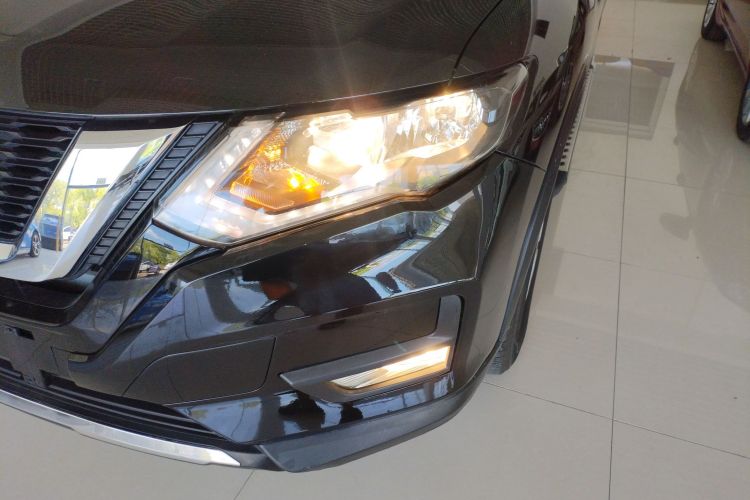 日产 奇骏 2017款 2.0L CVT舒适版 2WD局部细节36