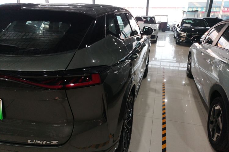 长安UNI-Z新能源 2024款 蓝鲸智电iDD 125km 卓越型车身外观6006