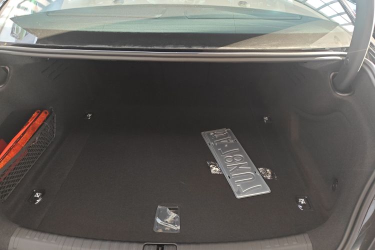 奥迪A6L 2025款 45 TFSI 臻选动感型机舱底盘23