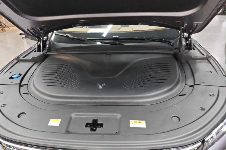 岚图汽车 岚图FREE 2025款 FREE+ 四驱乾崑版机舱底盘24