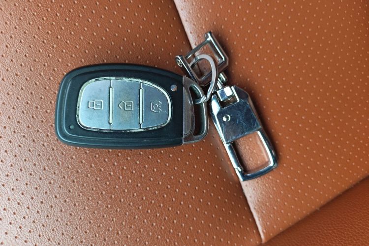 北汽幻速S3 2016款 S3L 1.5L 手动尊贵型中控内饰11