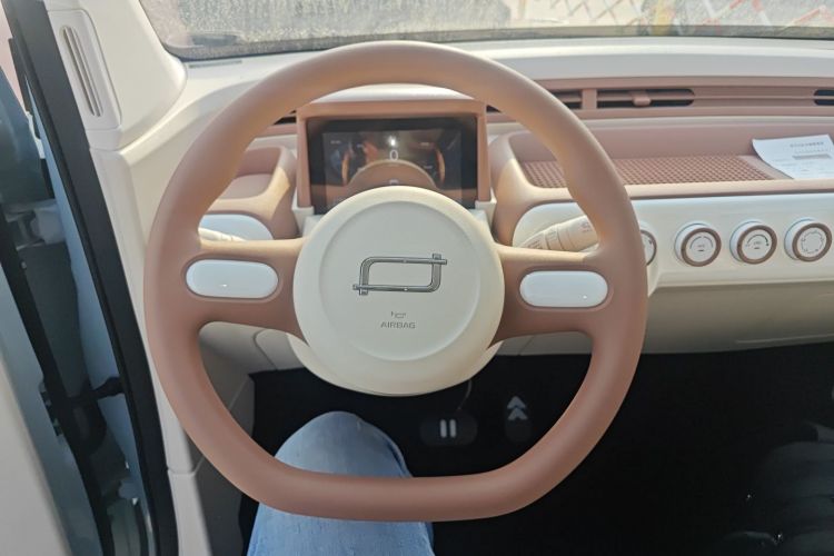 奔腾小马 2026款 222km 炫彩马中控内饰13