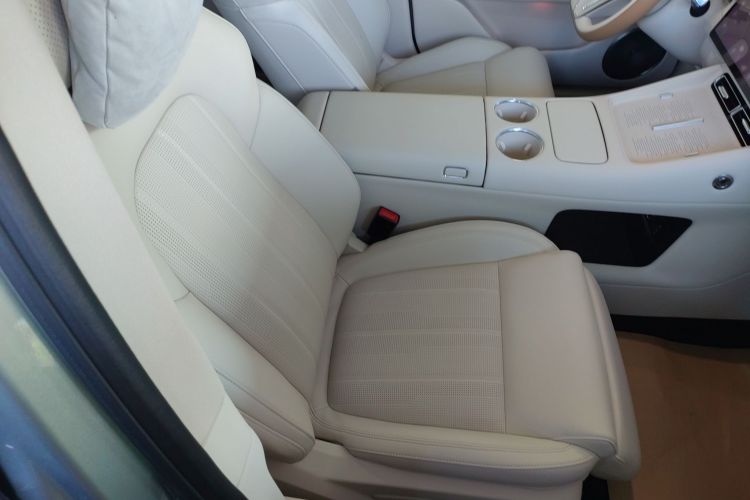 岚图汽车 岚图FREE 2025款 FREE+ 后驱乾崑版局部细节41