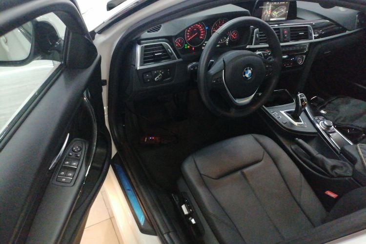 宝马3系 2017款 320Li M运动型中控内饰20