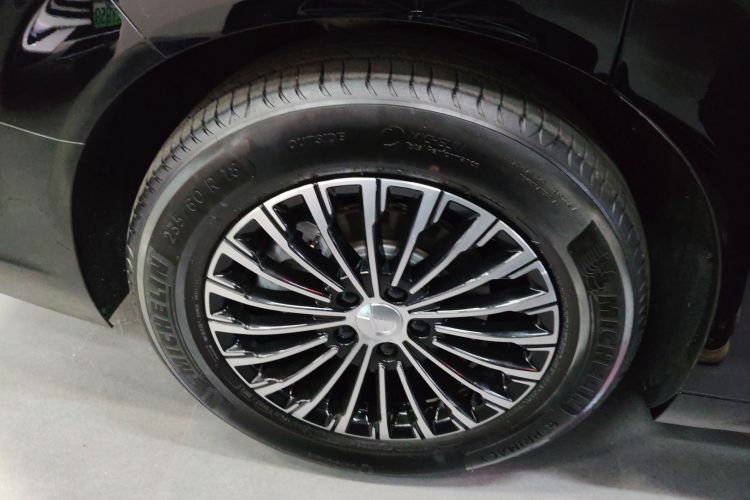 腾势D9 2022款 DM-i 970 四驱尊荣型车身外观56