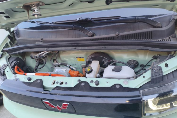 五菱汽车 宏光MINIEV 2021款 马卡龙时尚款 磷酸铁锂机舱底盘24