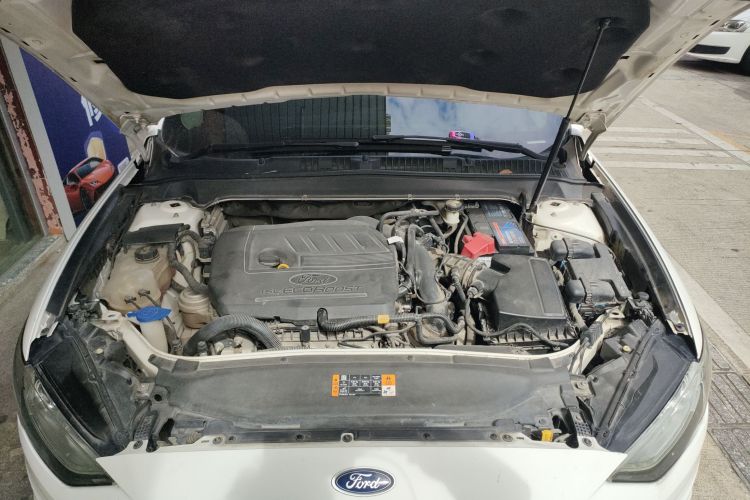 福特 蒙迪欧 2017款 改款 EcoBoost 180 时尚型局部细节24