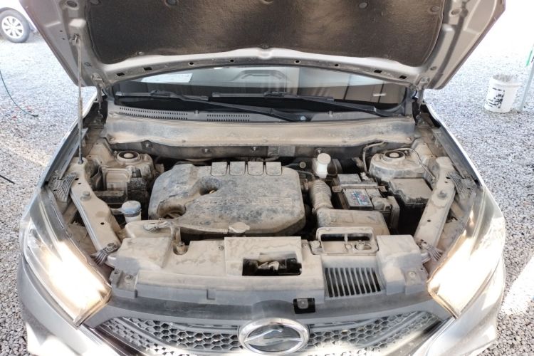 陆风X2 2017款 1.6L 自动铂锐版机舱底盘24