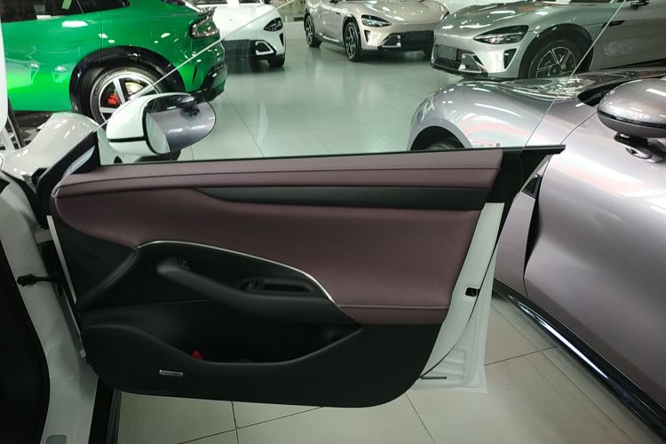 小米汽车 小米SU7 2024款 后驱长续航智驾版中控内饰7005