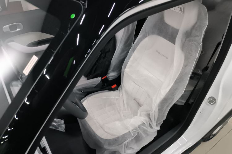 吉利银河 2025款 210km 熊猫卡丁中控内饰19